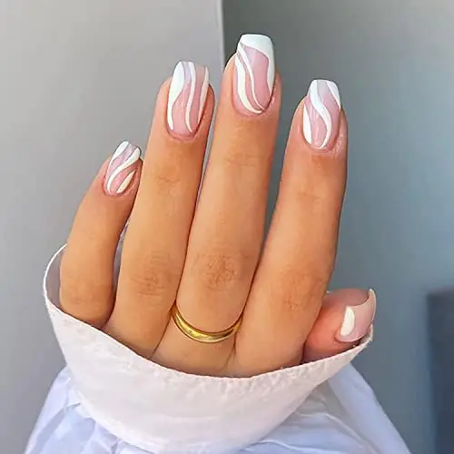 

Minimalist Black and White Lines Fake Nail for Women Wearing Armor Irregular Stripes Design Fake Finger Press False Nail