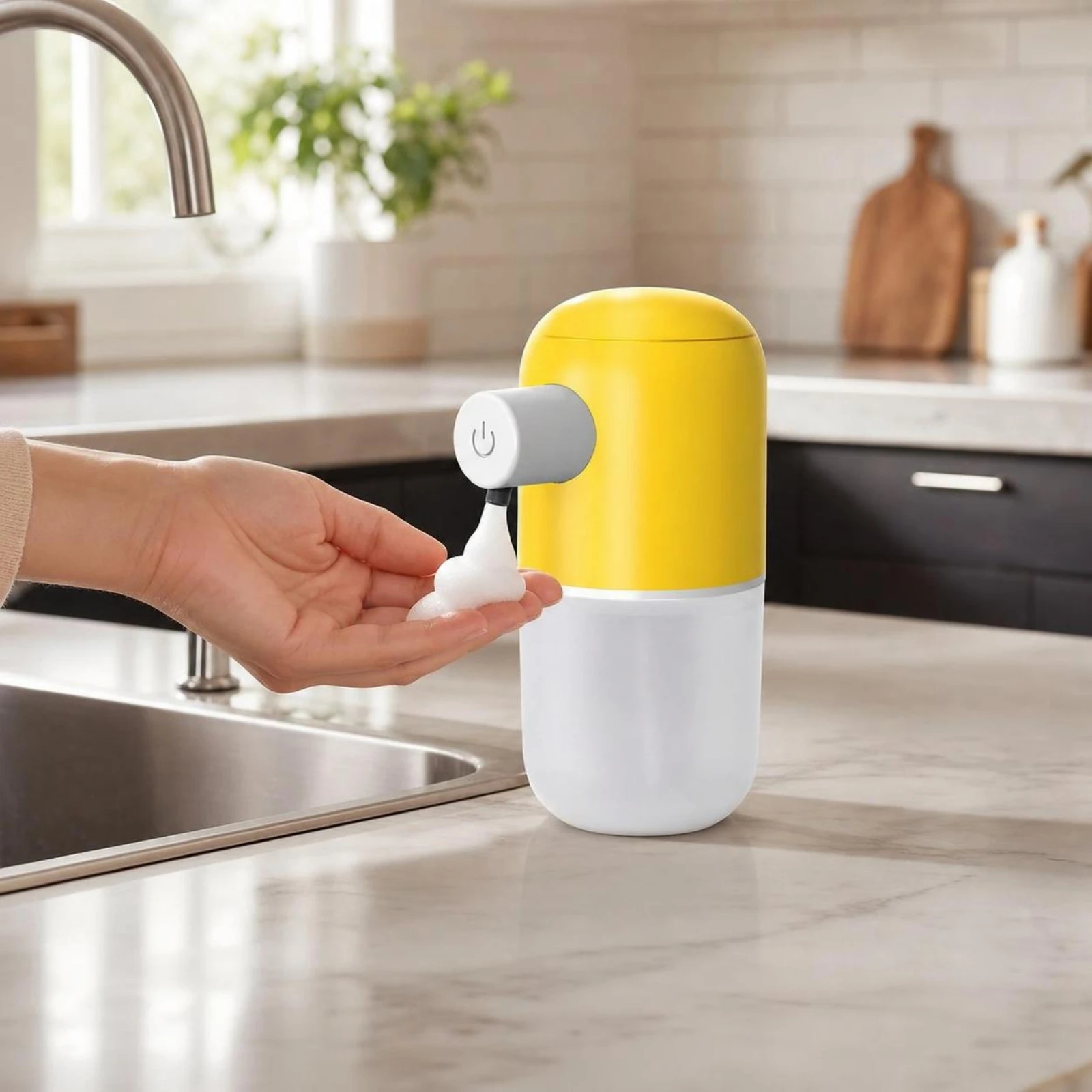 Automatic Foaming Soap Dispenser Touchless Foam Soap Dispenser Non-Non-Touch Lightweight for Families, Bathroom, Kitchen