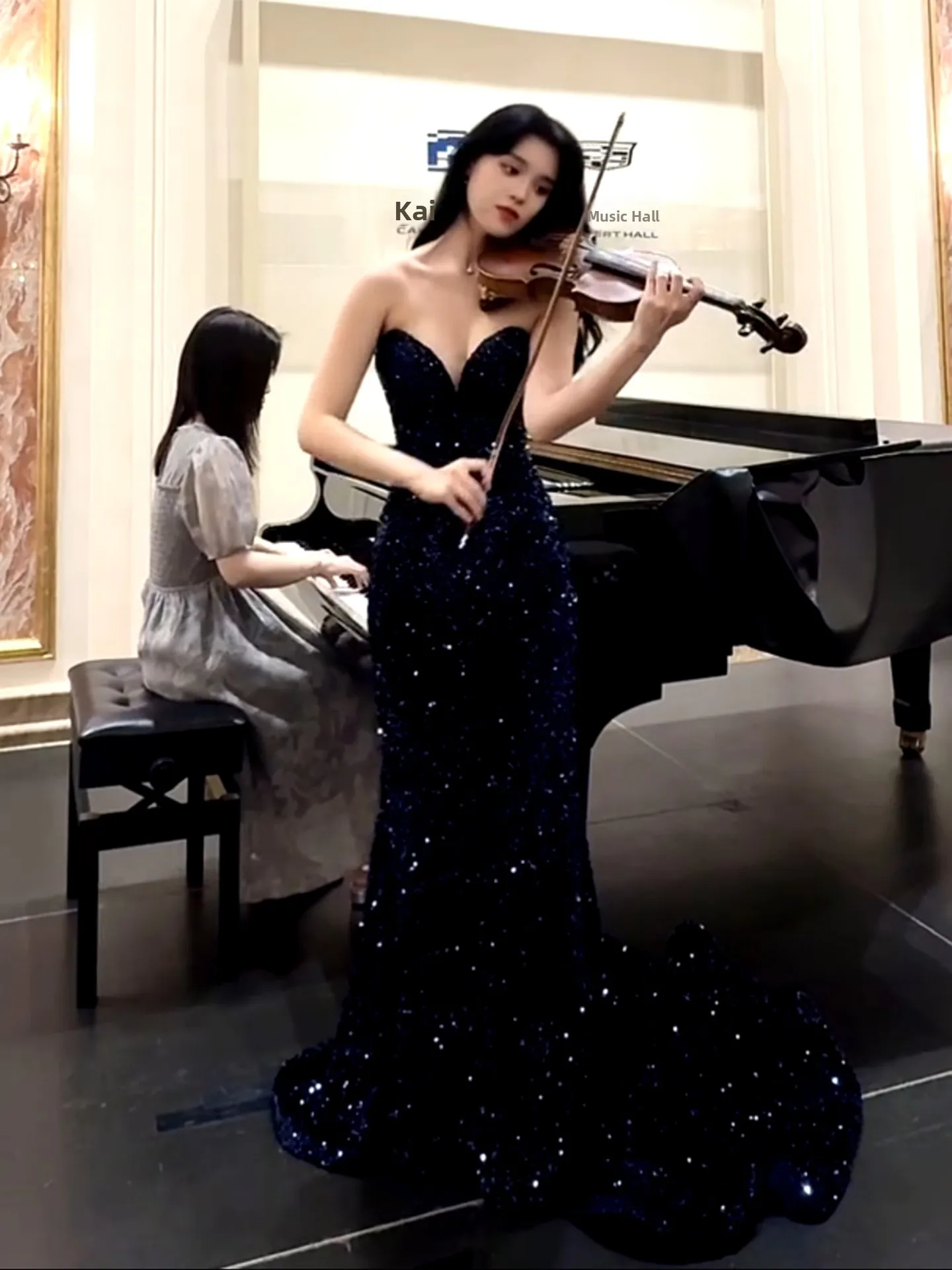 

Stunning Evening Gown Beautiful Strapless Fish Tail Skirt with Small Train for Important Occasions Solo Piano Performances An...