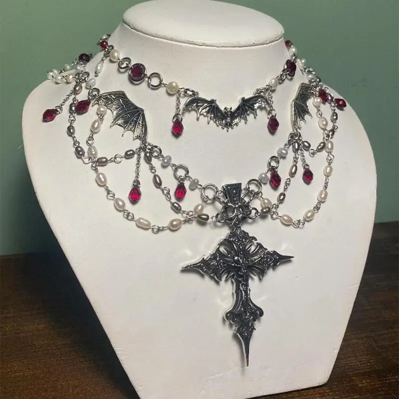 1 قطعة قلادة الهالوين القوطي للنساء الخفافيش الصليب القلب الأحمر كريستال قلادة سلسلة الترقوة هالوين مجوهرات الحفلات هدية