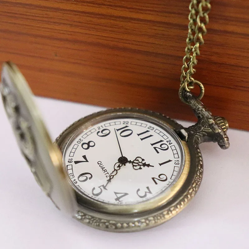 ساعة جيب بأحرف قلاب ، برونزية ، خضراء ، برونزية ، إبداعية ، حنين ، كلاسيكي ، دلاية ، قلادة ، حجر ، إبداعي