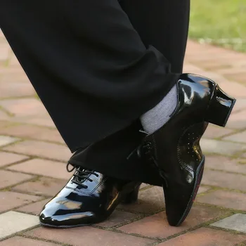 Venda bem sapatos de dança latina masculinos novos sapatos de dança moderna salão de dança tango sapatos de dança padrão nacional masculino 34-45 jardas