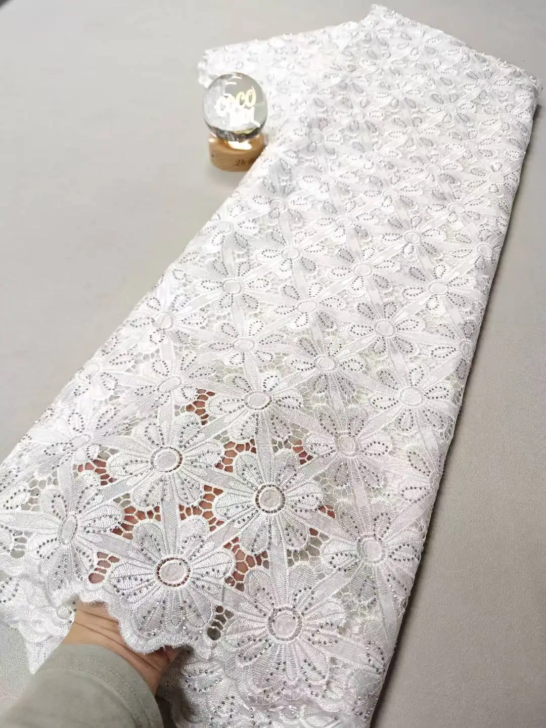 

Высококачественная африканская нигерийская белая хлопковая вышитая кружевная ткань из тюля, 5 ярдов, для свадебных и праздничных платьев, шифоновая ткань Hm315-1