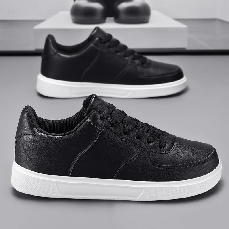 Zapatos de skate de marca 2025 para hombre, zapatillas planas a la moda, zapatillas negras para hombre, zapatillas informales bajas, zapatillas de skate para mujer