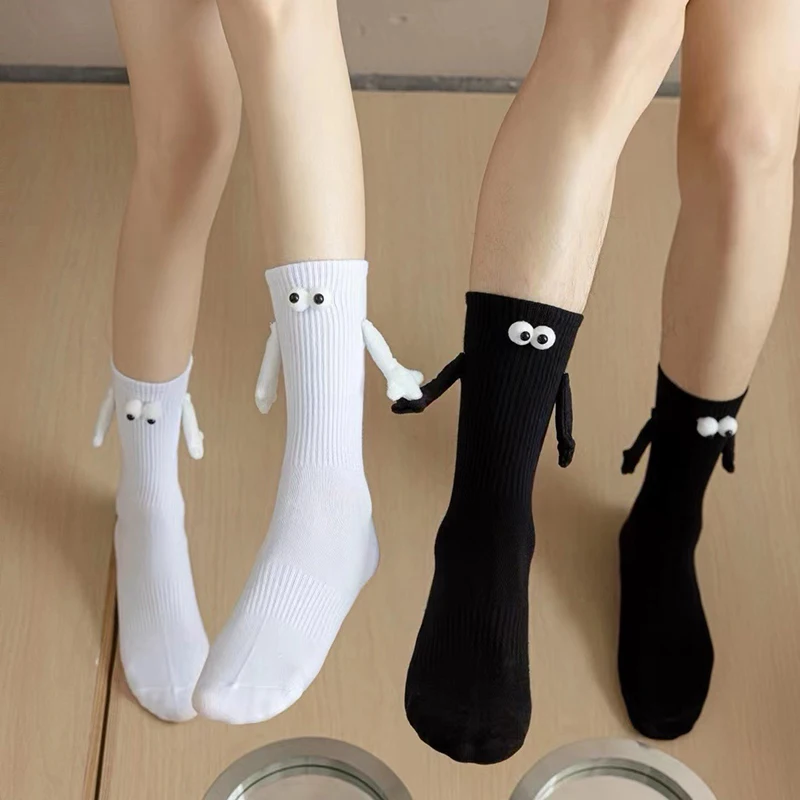 

5Pairs Cute Couple Socks Magnetic 3D Holding Hand Socks Summer Men Women Mid-tube Socks Medium Tube Sports Socks Funny Gift