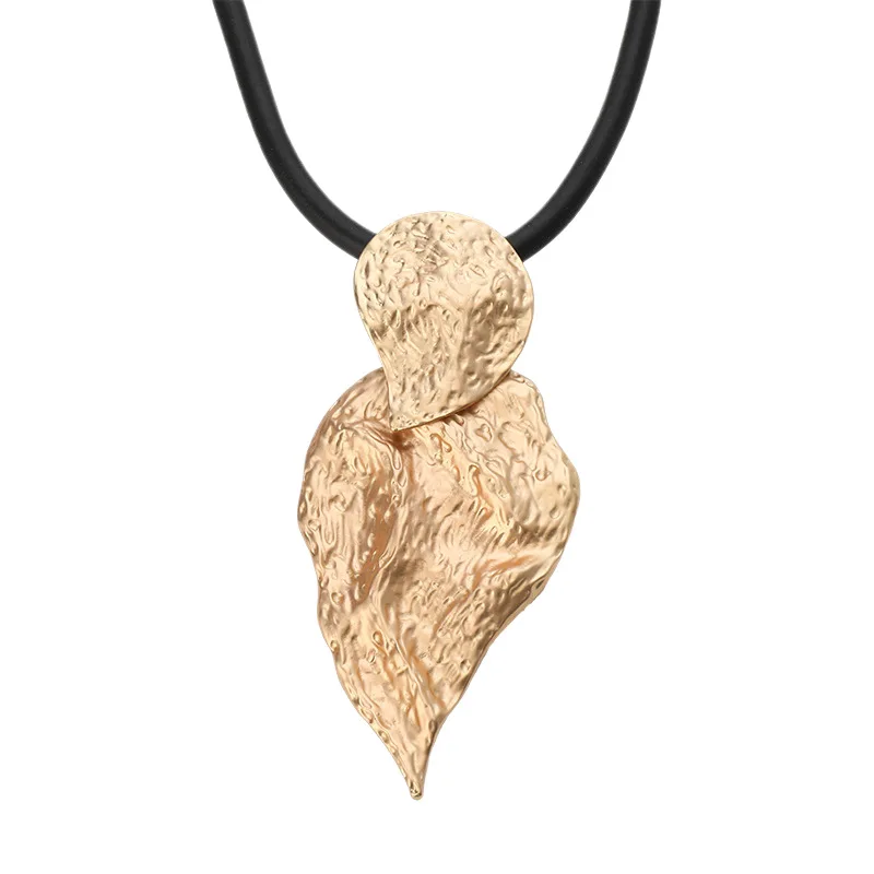 

Luxury Fashion Leather Choker Necklace Golden Irregular Leaf Pendant Elegant Women Trendy Party Jewelry Gifts