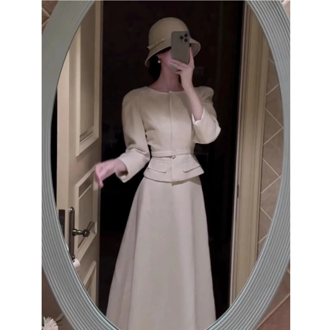 

Autumn 2025 New French Elegant Long-sleeved Short Jacket Women's Skirt Two-piece Set