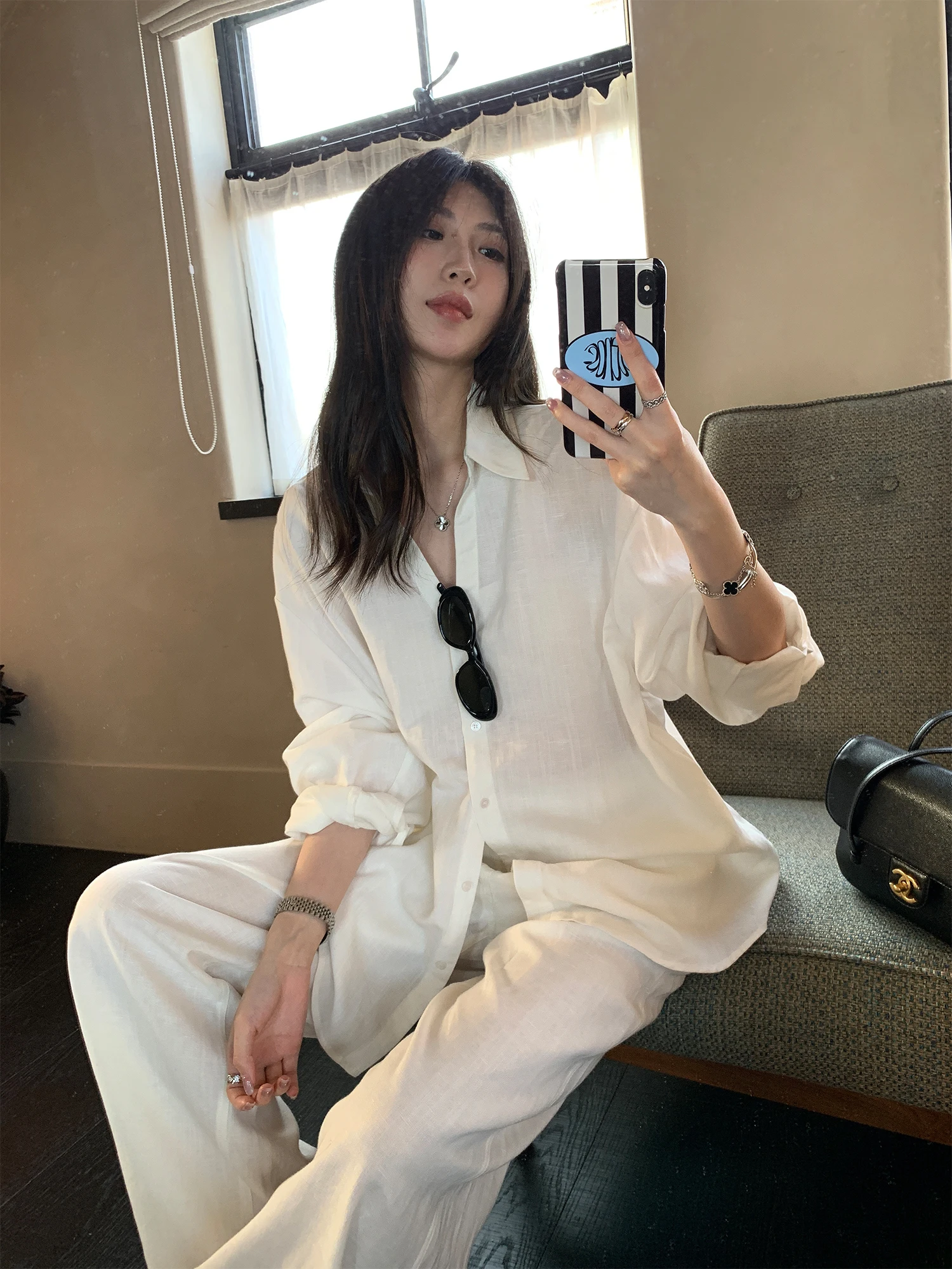

Summer Lightweight Linen Long Sleeve Shirt Women's Oversize Loose Sun Protection White Shirt V-neck Button-up Casual Style