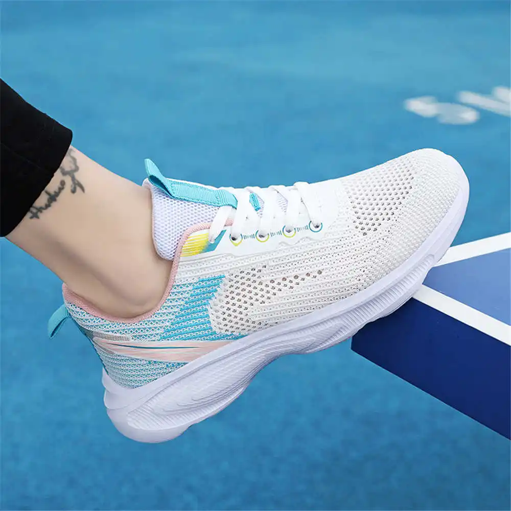 

Женская модная тренировочная обувь на платформе 39-40 для подростков, демисезонные кроссовки, спортивная модель из жира известных брендов