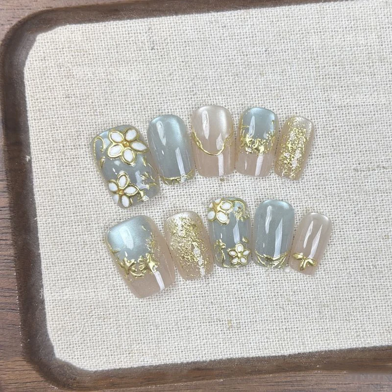 

10pcs Handmade Wearable Nail Tips Blue Cat Eye Gilt Flower Press On False Nail Art Patches Sweet Fairy Short Fake Nails