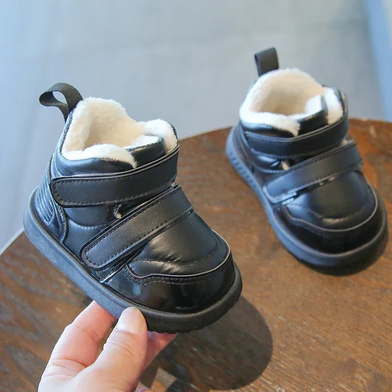 Botas de nieve de invierno para bebés y niños, zapatos para niños pequeños, botines cálidos de felpa para exteriores, zapatos antideslizantes de