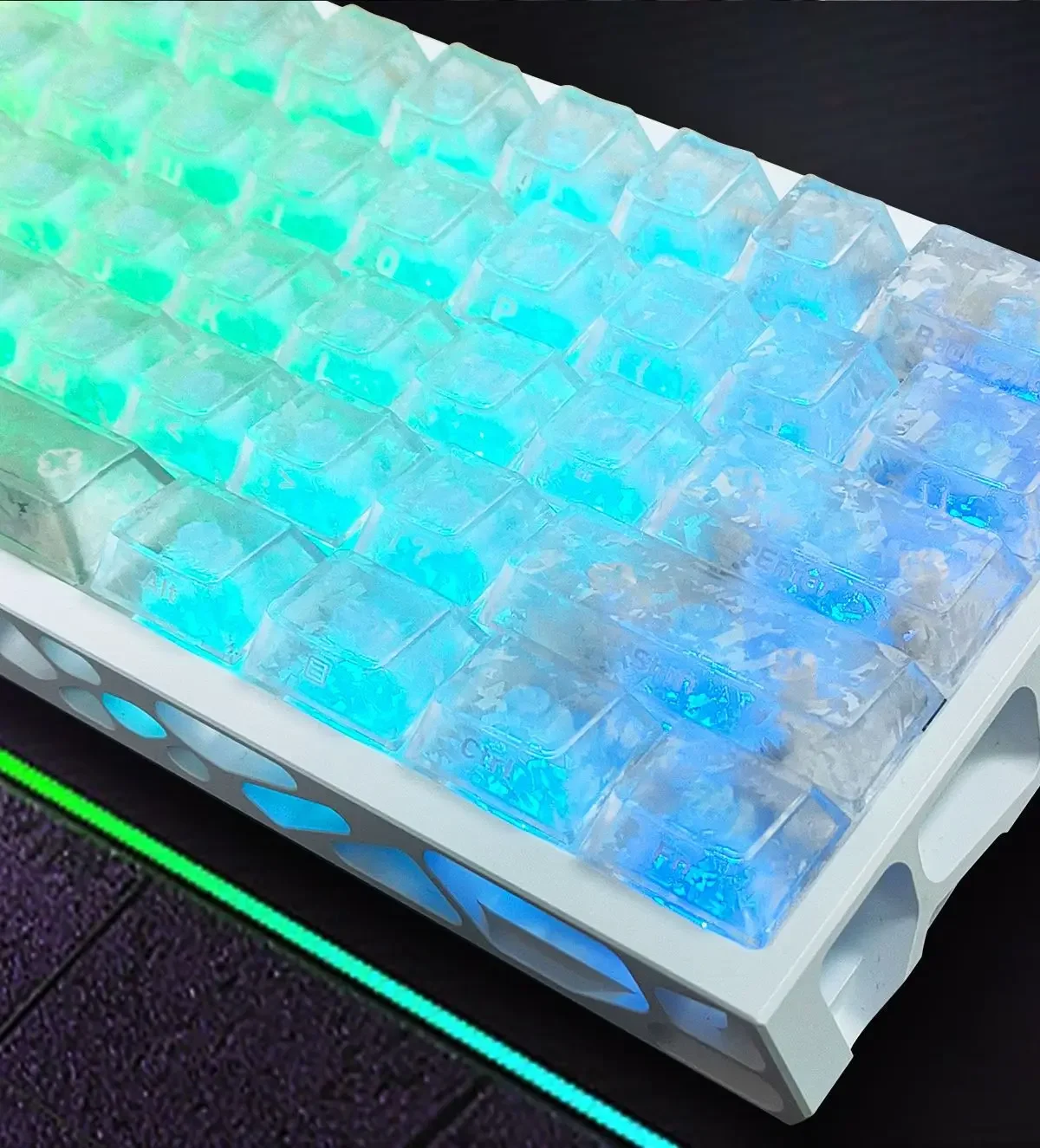 

Full-key carbon fiber textured side-engraved keycaps wooting60HE keyboard custom transparent RGB mechanical keyboard
