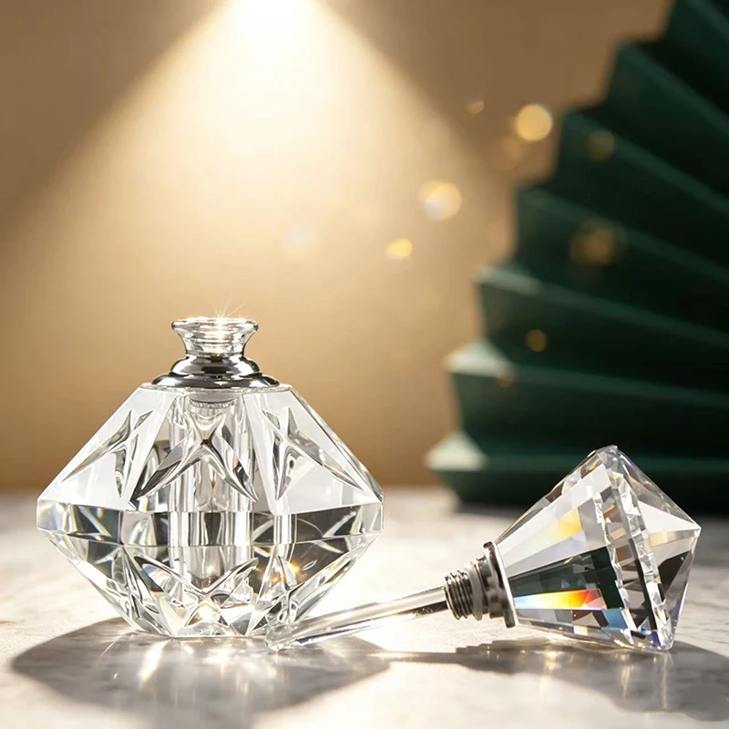 Vintage Faceted K9 Crystal Fragrance Bottle Small Empty Essential Oil Storage Container With Dropper Wedding Guest Souvenir