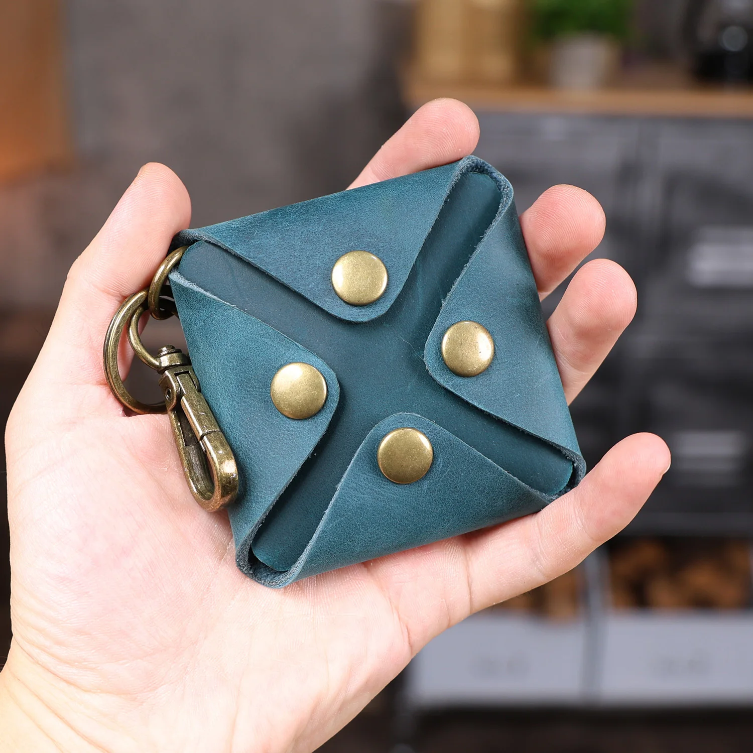 S.WORKER Vintage Vollnarbenleder Schlüsseletui Retro Mini-Münzbörse mit Schlüsselhaken Echtleder Kopfhörer-Aufbewahrungstasche Schlüsselanhänger – Detail 17