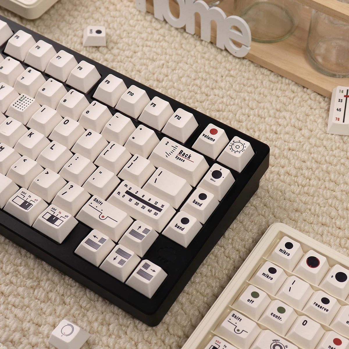 Putih minimalis Keycap PBT sublimasi 144 kunci Cherry untuk 60/75/87/104, dll. Cocok untuk 7U spasi "L" masukkan tata letak ISO kunci