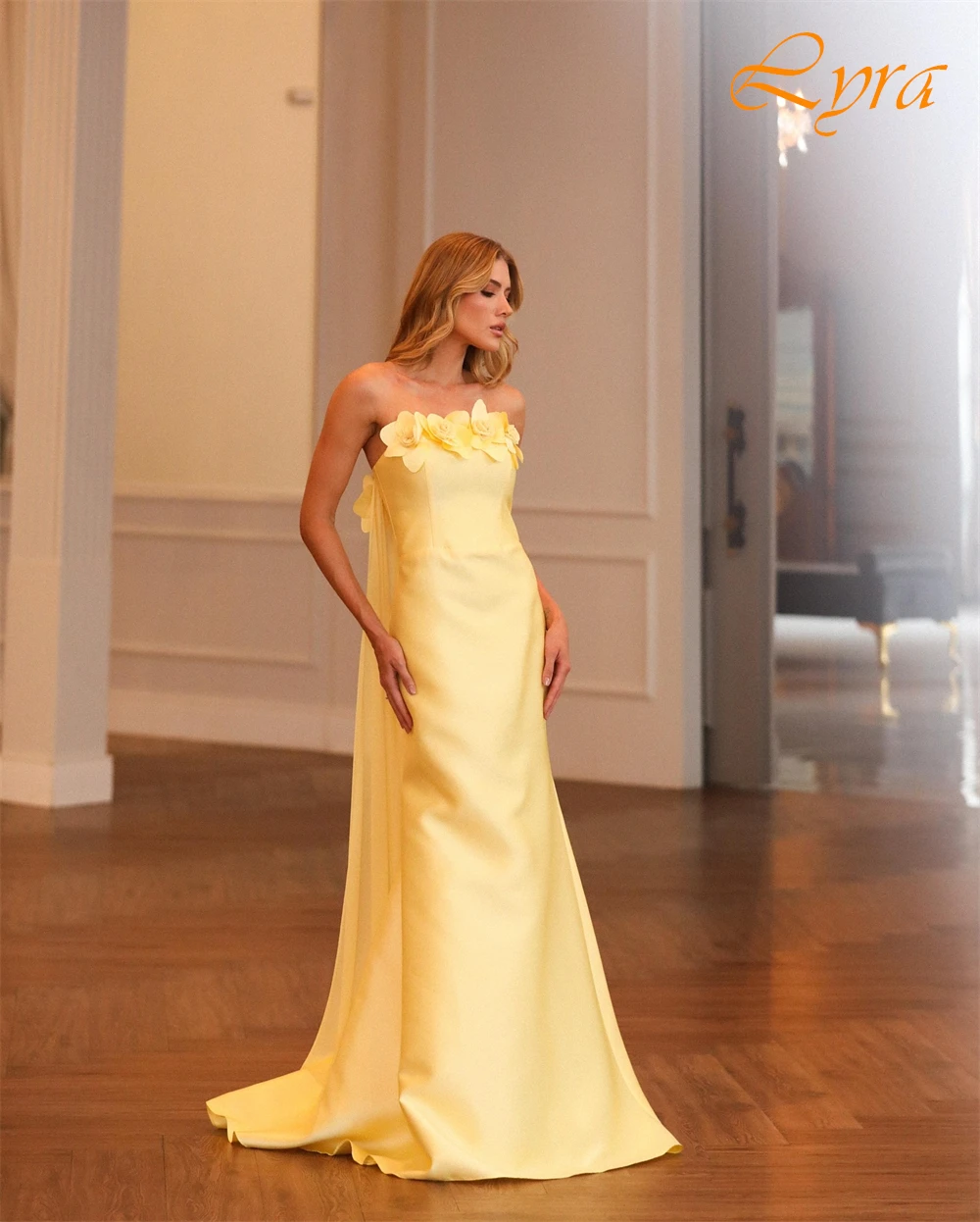 맞춤형 클래식 새틴 Strapless 이브닝 드레스 절묘한 꽃 댄스 파티 드레스 기질 특별 행사 가운