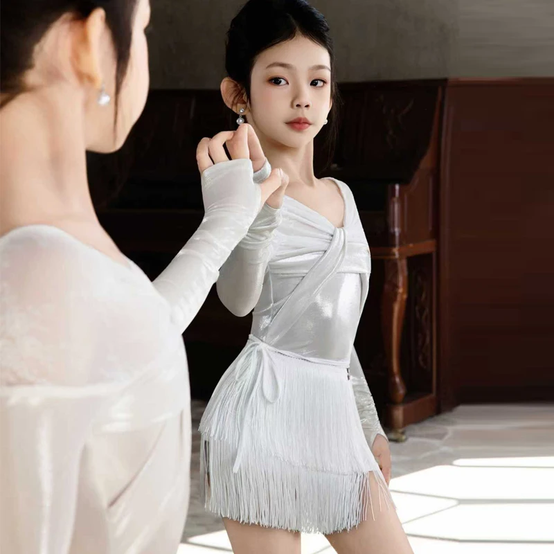 ชุดการแสดงเต้นลาตินสำหรับเด็ก ชุดเต้นลาตินสำหรับเด็กผู้หญิง ชุดแข่งขันเต้นลาติน เสื้อลาตินเลเซอร์ กระโปรงพู่ห้อย เสื้อผ้า SL14684