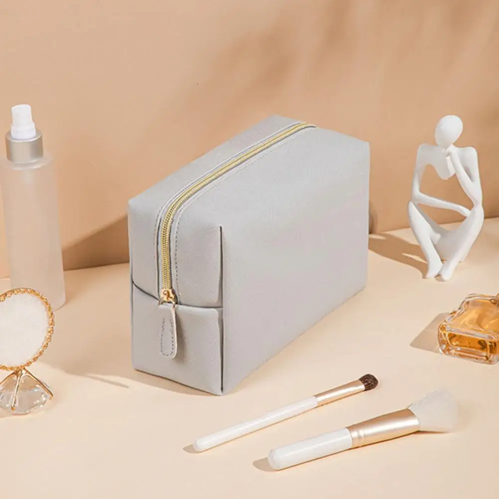 

Durable Toiletry Bag Stylish Faux Leather Makeup Bag for Travel Use Waterproof Toiletry Organizer for Business Trip for Women