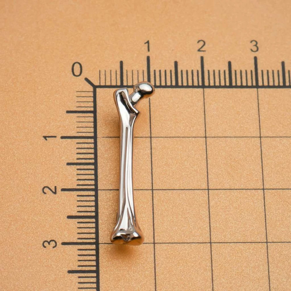 Hanreshe Thigh Bone Medical Brooch Pins Anatomy Orthopedics Lapel Backpack Badges Medicine Jewelry Gifts for Doctors Nurses