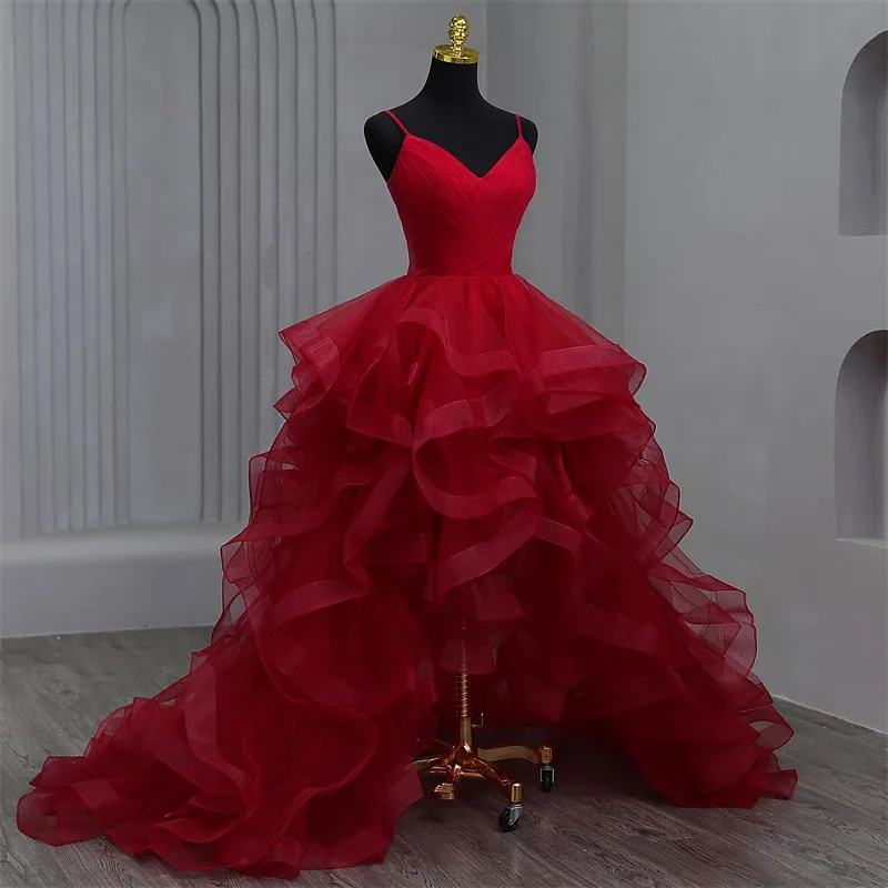 Robes de Quinceanera rouge foncé pour filles, col en V à volants, bretelles spaghetti, robe éducative courte sur le devant et longue traîne, Sweet 15