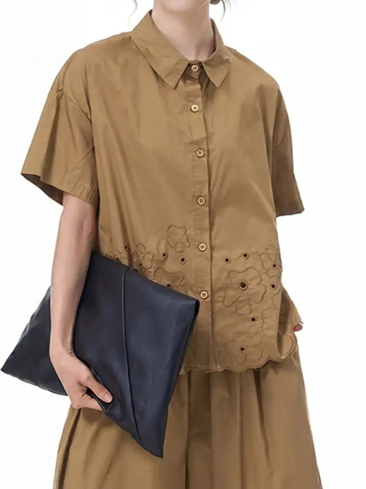 

Khaki Flower Women Hollow Out Big Size Casual Blouse New Lapel Short Sleeve Shirt Fashion Spring Summer 2026 DCXT