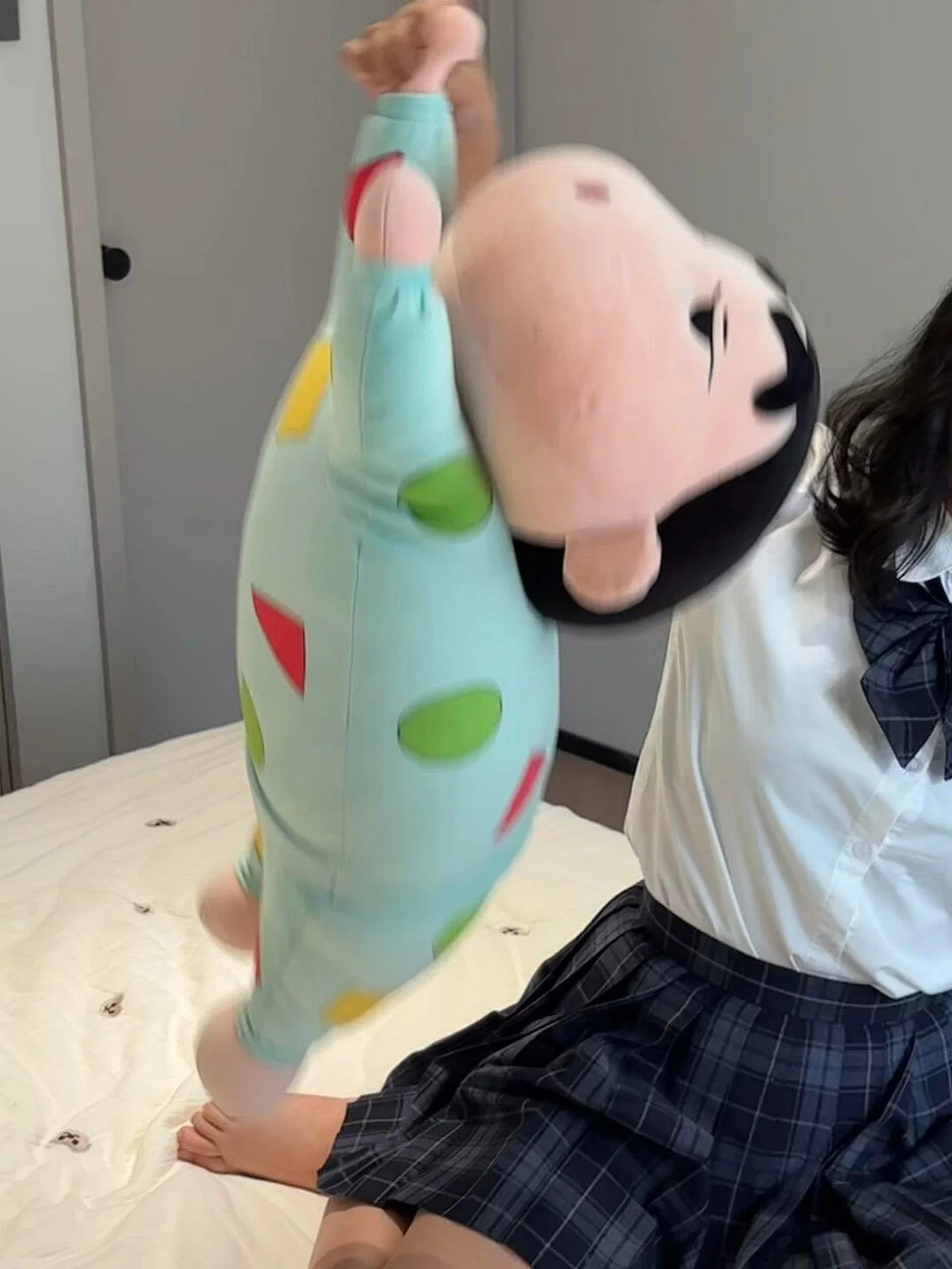 

Cute Soft Crayon Shin chan Doll Plushies Cuddly Pillow Bedhead Backrest Living Room Sofa Pillow Soft Worker Office Waist Support