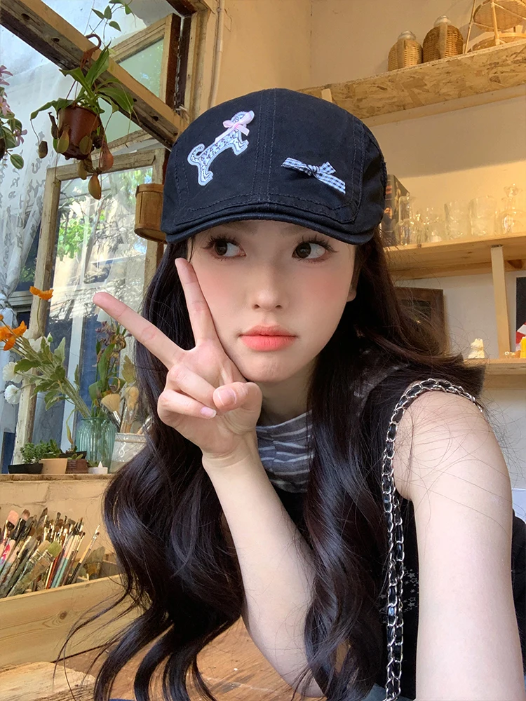 Cute Little Dog Backward Black Beret Hat Women's Spring Summer Vintage Small Head Size Face Slimming Duckbill Cap Street Style