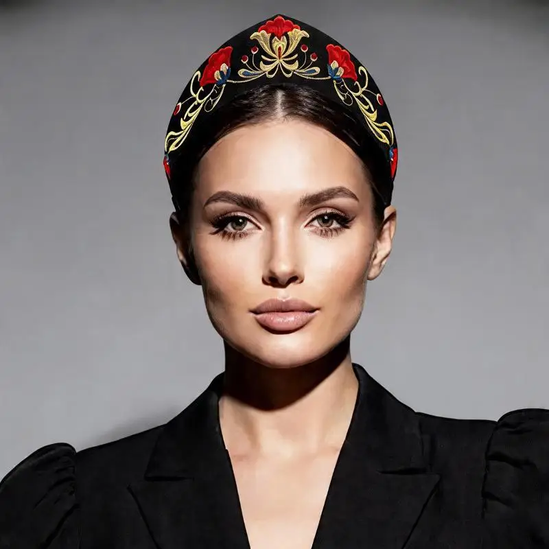 Vintage-Stil, russische Ethno-Blumenstickerei, spitz zulaufendes Haarband für Damen, breites, modisches Haaraccessoire. – Detail 7