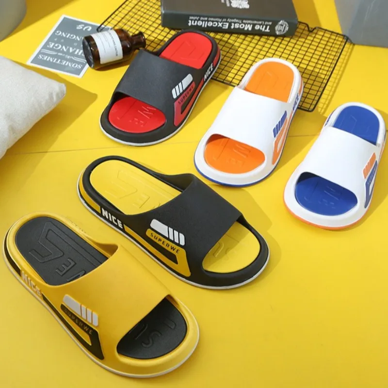 

Fashion Summer Men Slippers Flat Beach Shoes Non-slip Sandals Indoor Home Slippers Casual Light Slides Male