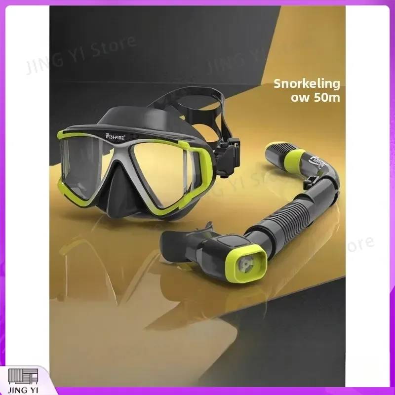 The provided Chinese title describes a diving mask set but the request is for a cat bed. As there is no actual Chinese title