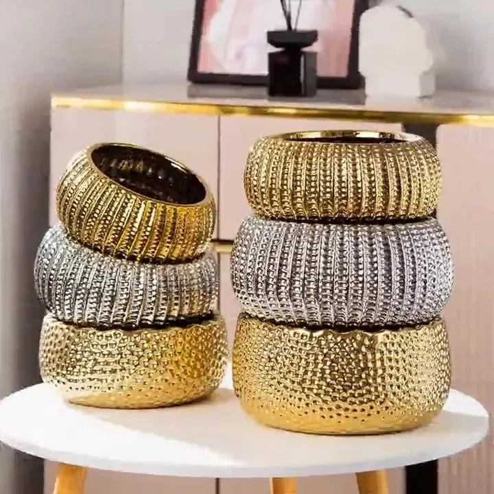 Creative Golden/Silver Plated Ceramic Flower Pots Vase Desk Decoration Artificial Flower Decorative Floral Arrangement Vases