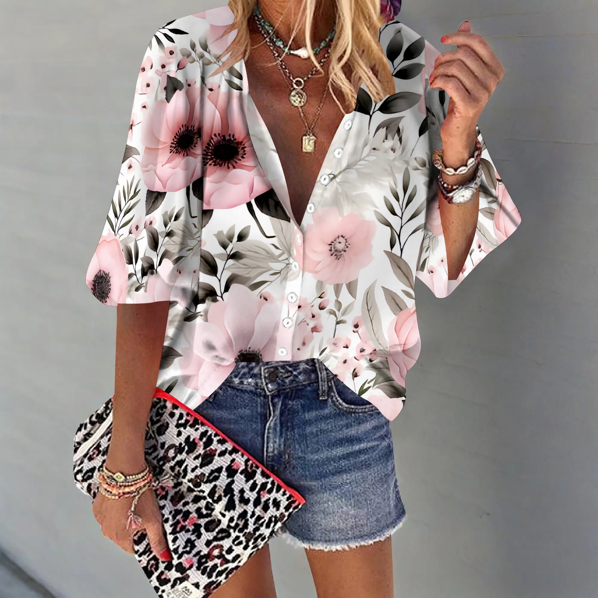 Рисунок 3 - Женские рубашки с акварельным цветочным узором