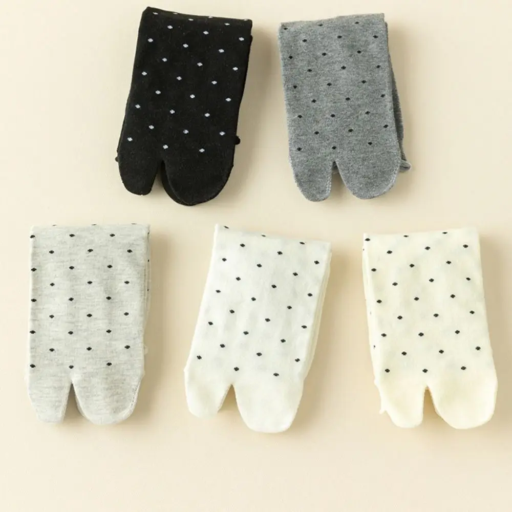Comfortable Dots Two Toe Tube Socks Ruffle Cotton Separate Toe Socks Thin Hosiery Mid-calf Socks for 2Pairs Girl