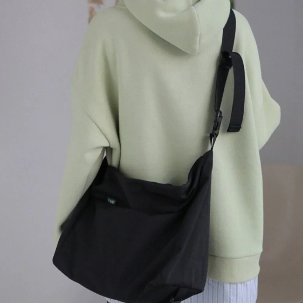 

All-match Lightweight Oxford Crossbody Bag Black Adjustable Single Shoulder Bag Solid Color Large Capacity Messenger Bag Student