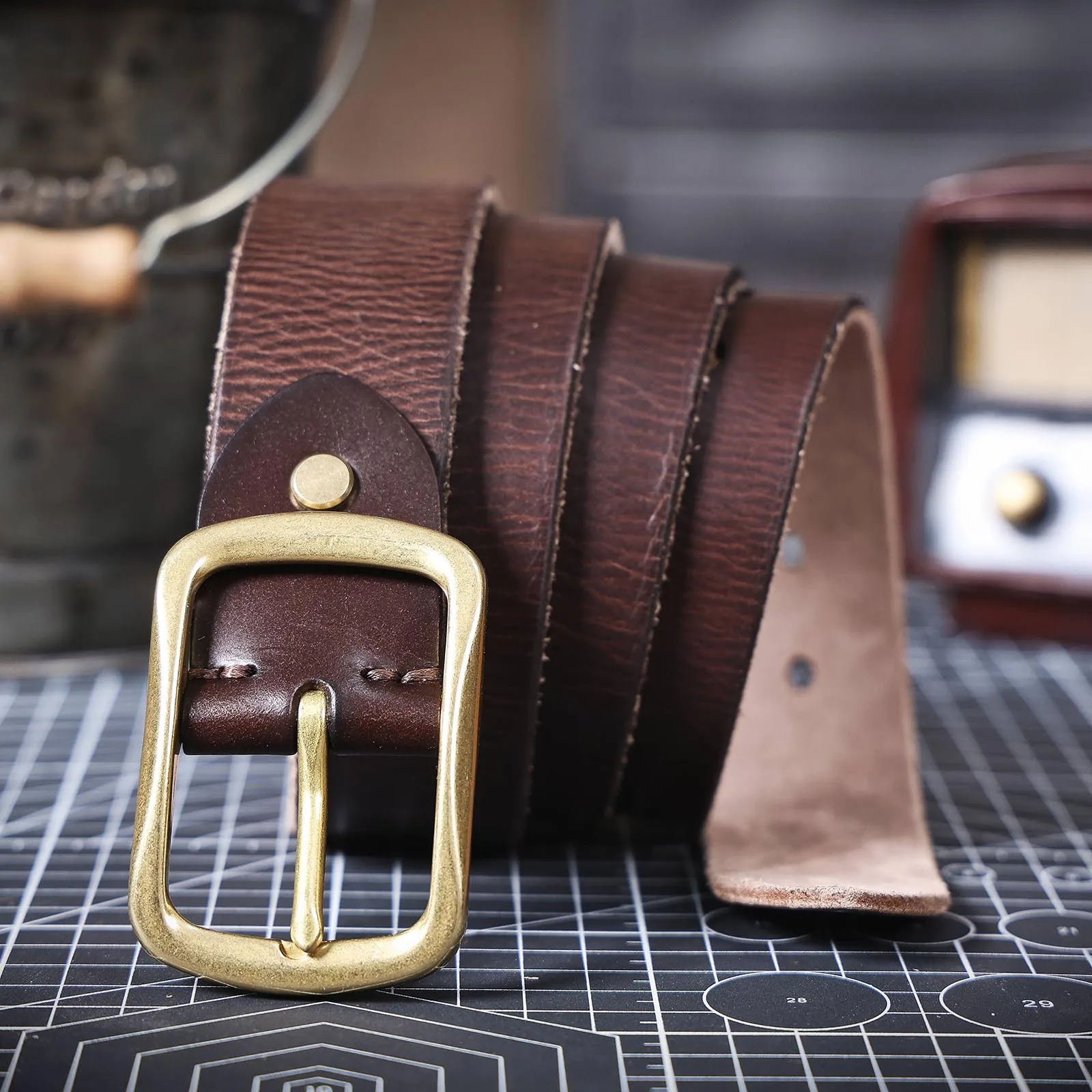 Vintage Echtleder-Herrengürtel mit Kupferschnalle, Handgefertigter Casual-Gürtel mit Geschenkbox, Verstärkter Oberleder-Gürtel aus Italien – Detail 13