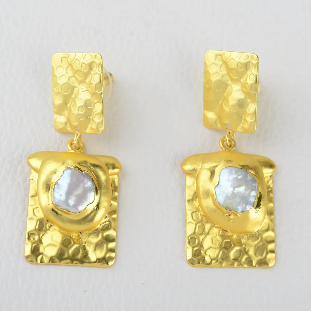 Women‘s White Keshi Pearl Golden Plated Rectangle Earrings