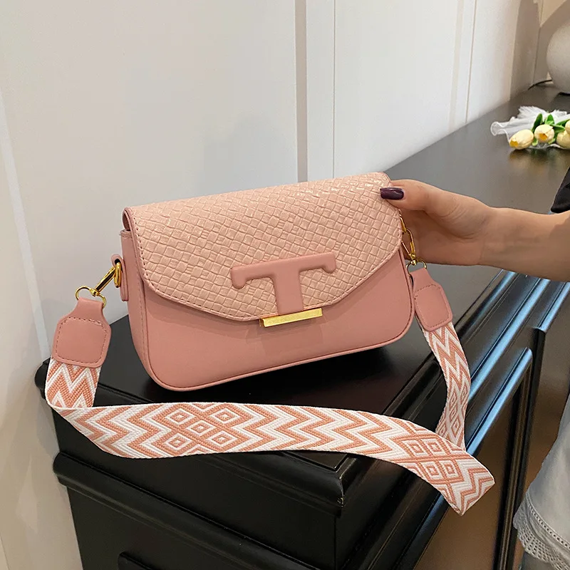 

2025 Designer Saddle Bag - Premium Crossbody Purse for Women, Trendy Shoulder Bag with Unique Minimalist Style