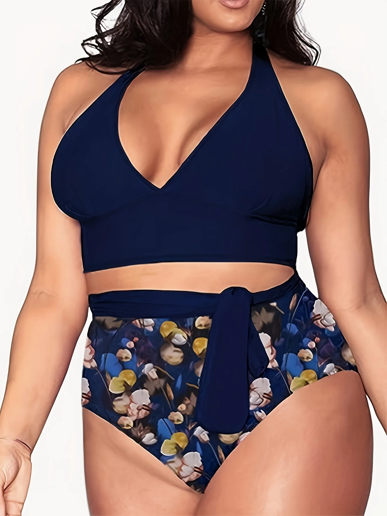 

Women's large-size bikini set，Sexy solid-color neck bikini,Beach style.