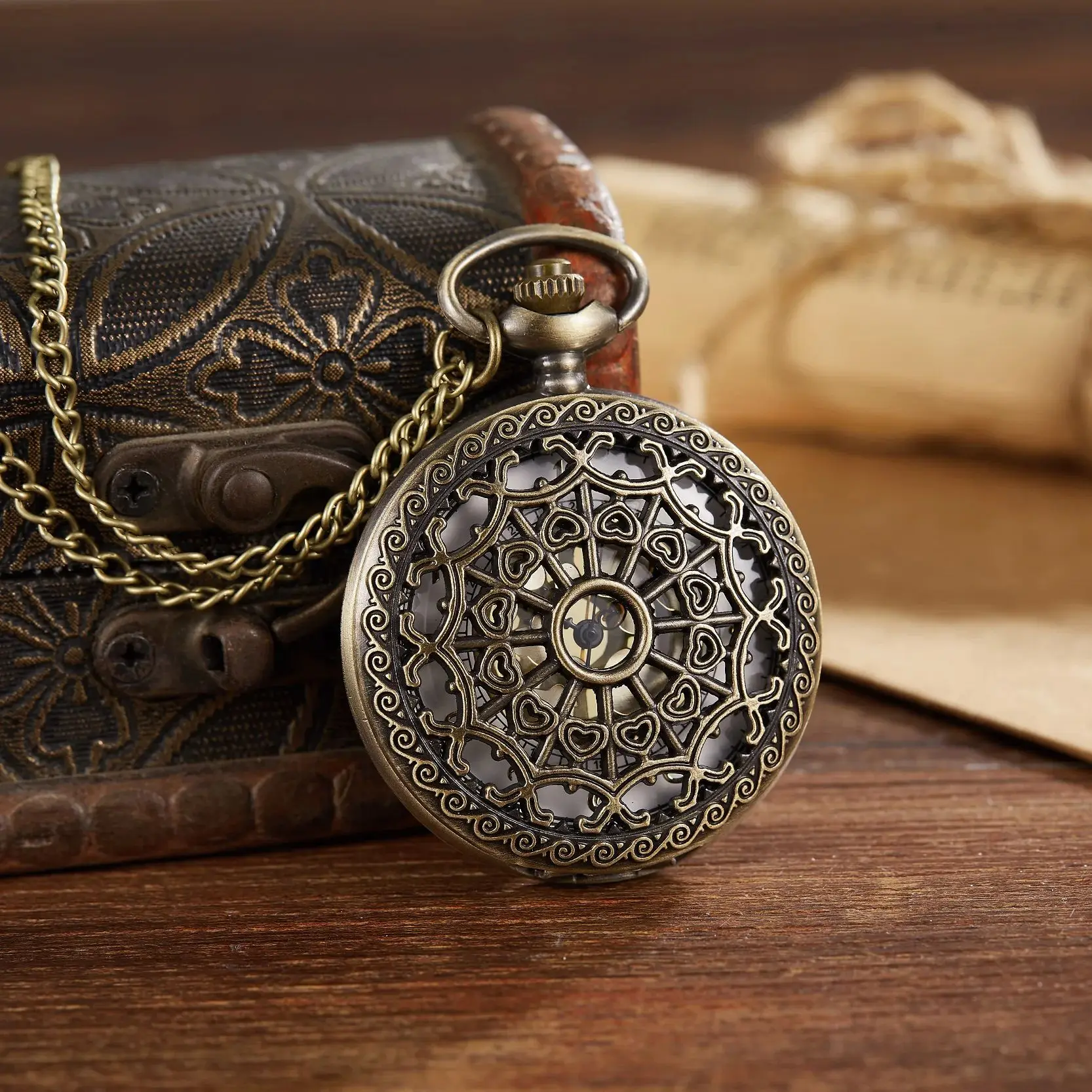 Vintage Men's Quartz Pocket Watch With Chain Classic Dial Design Unique Intricately Carved Pattern Hollowed Out Gift Souvenir