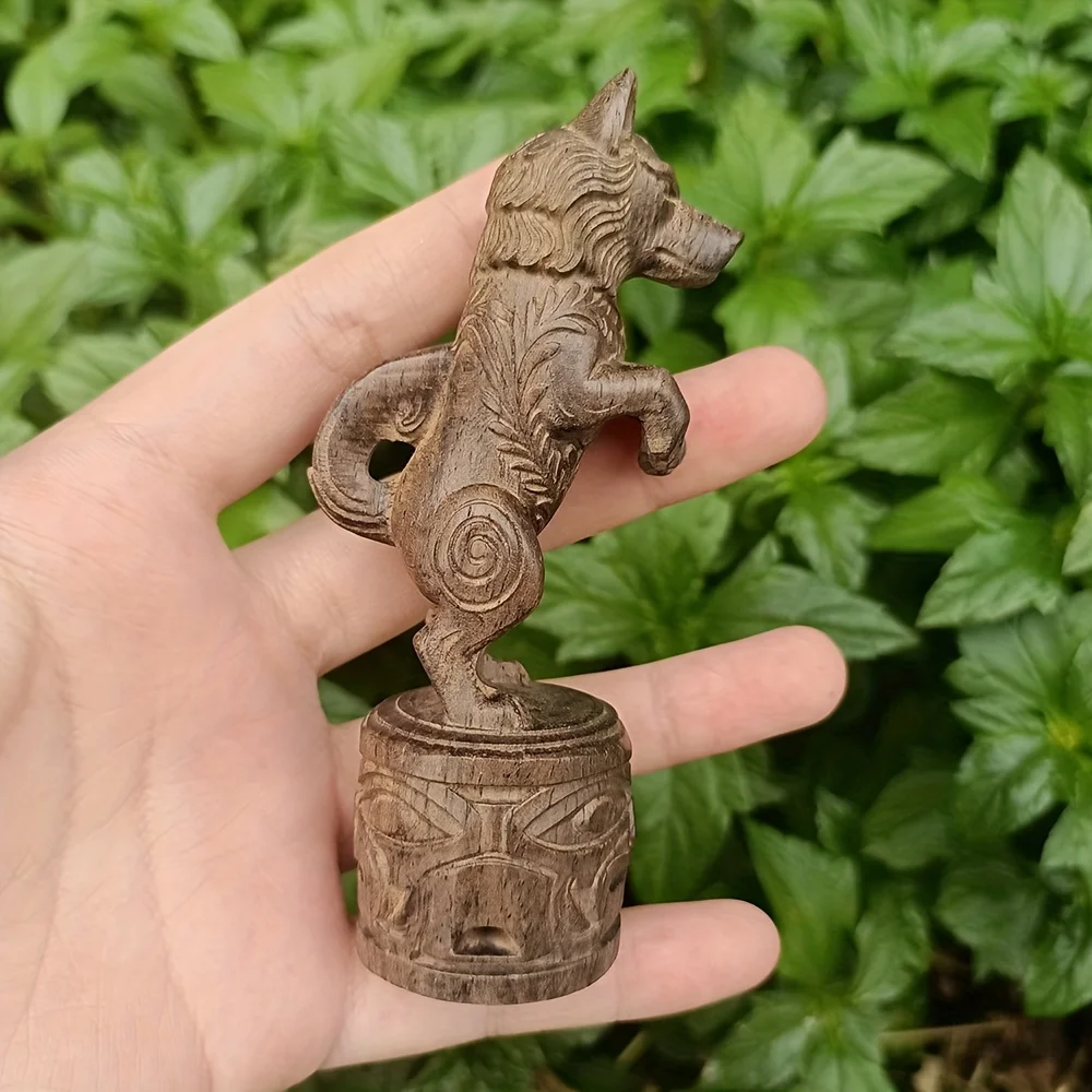 3.8 Inch Hand-Carved Wooden Wolf Craft Ornament Suitable for Living Room Decoration, Craft Decoration for Entryway, Craft Art Decoration