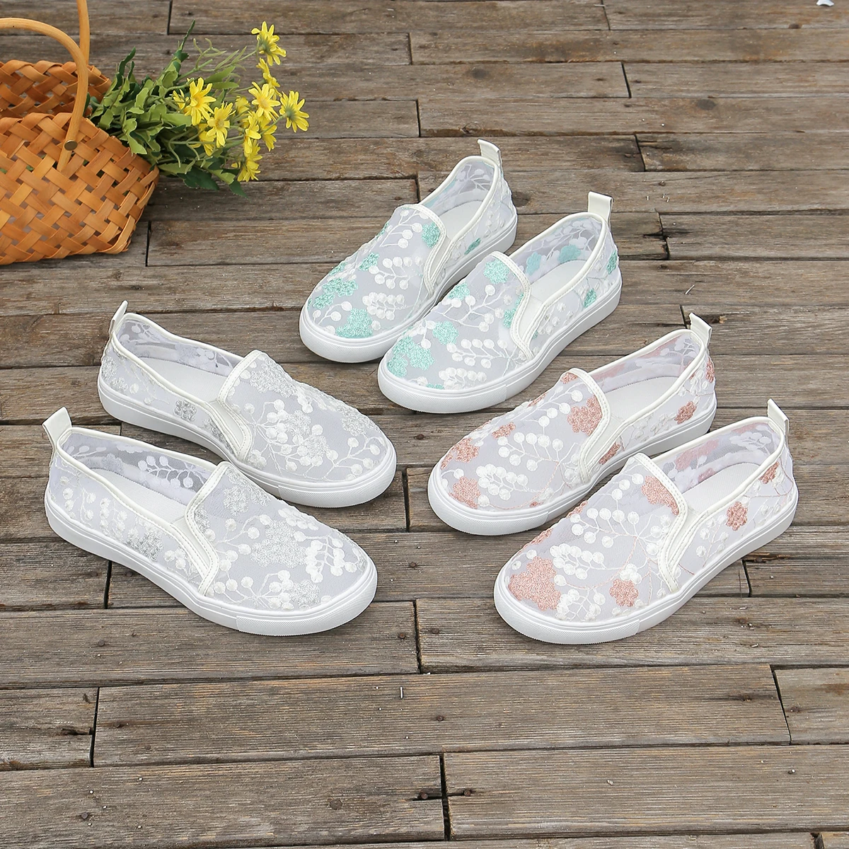 Women Sneakers Floral Embroidery Mesh Sneakers for Women Slip on Casual Comfy Heeled Shoes Woman Designer Shoes Zapatos De Mujer