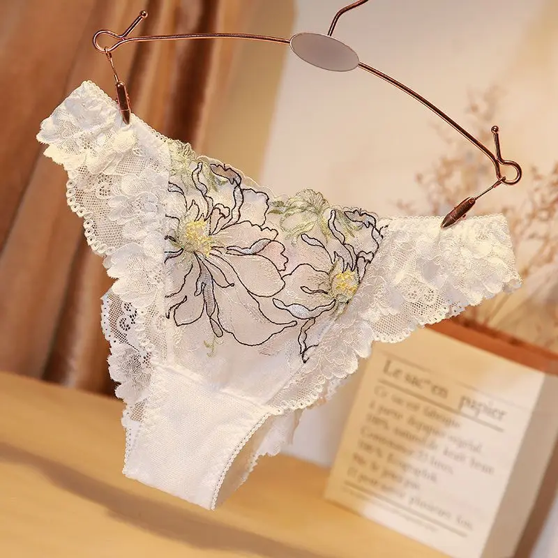 

Женские трусики с вышивкой в стиле ретро, женские удобные и дышащие сексуальные быстросохнущие трусы, шорты с низкой посадкой