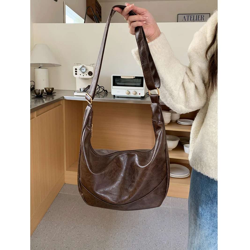 Top Selling Women Messenger Matching-all Leather Feeling PU Shoulder Dumpling Bags Fashion Gift for Girls & Middle Aged Female