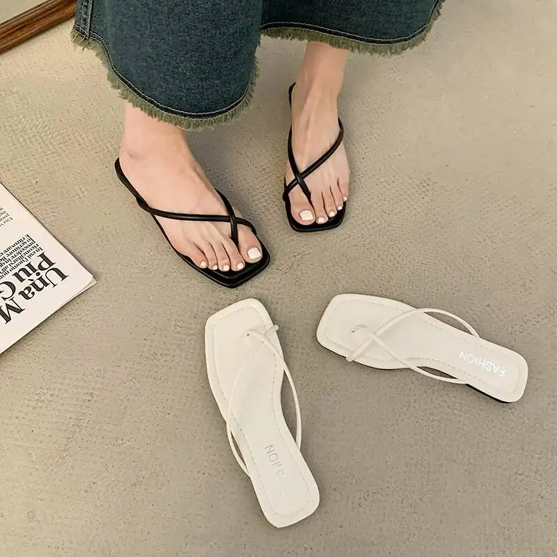 

2026 New Wedge Heel Flip Flops Women Outdoor Square Toe Niche Plus Size Clip Toe Beach Summer Casual Slip Ladies Slide Sandals