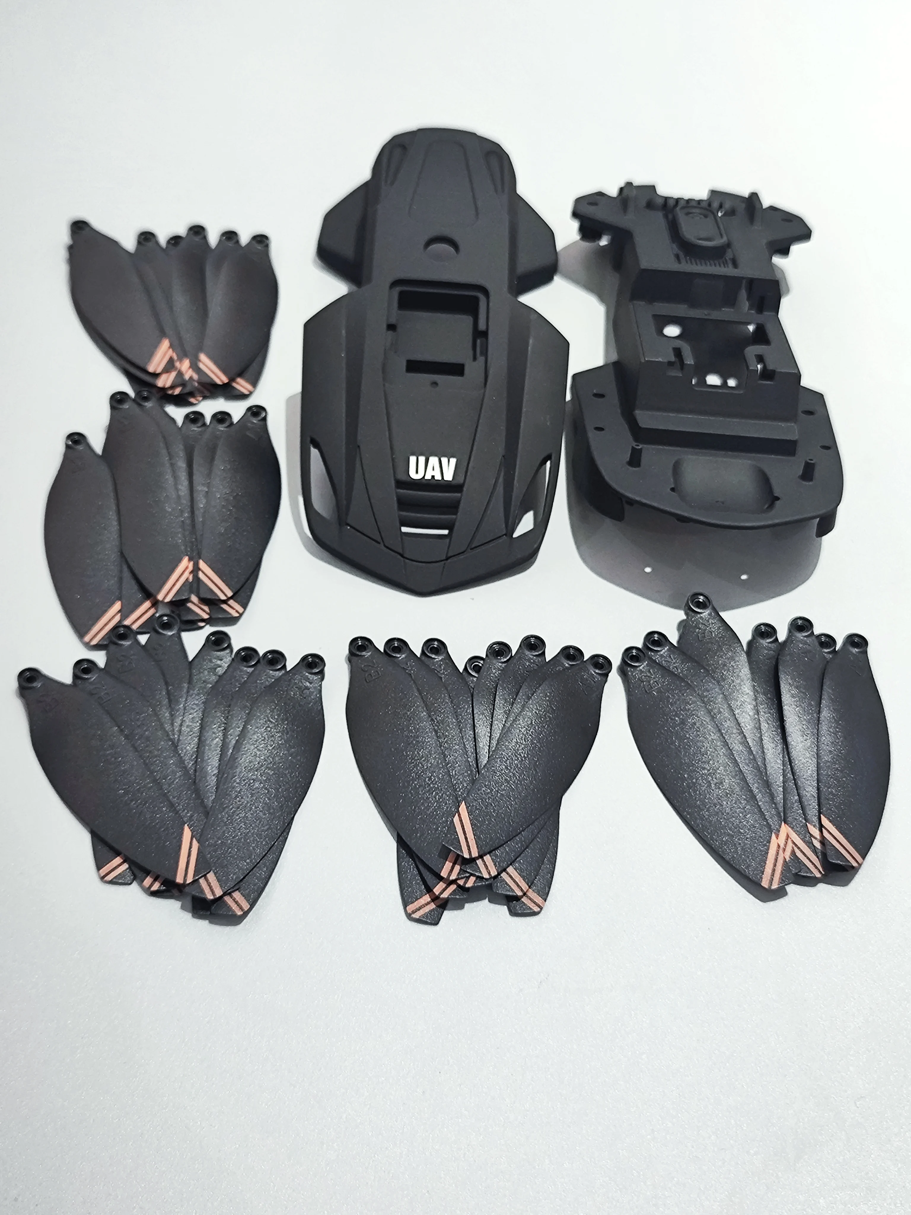 

Оригинальные аксессуары для БПЛА, корпус, лопасть, пропеллер, вентилятор, запасные части для бесщеточного двигателя V168, складной корпус квадрокоптера с дистанционным управлением