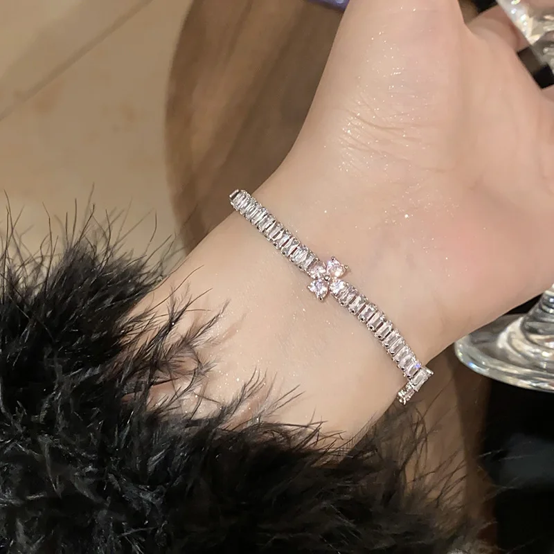 Sparkling Zircon Heart Flower Adjustable Cuff - Korean Style Dainty Statement Jewelry