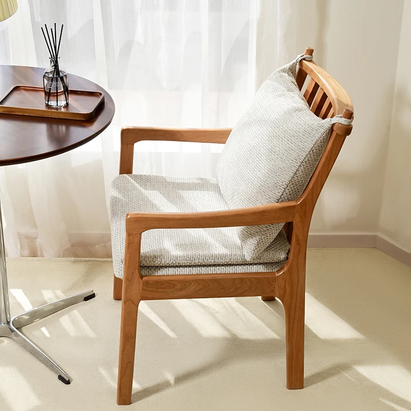 كرسي طعام من الخشب الصلب بتصميم جديد لعام 2025 مع مساند للذراعين للمنزل والمطعم والمقهى والدراسة والأثاث الحديث