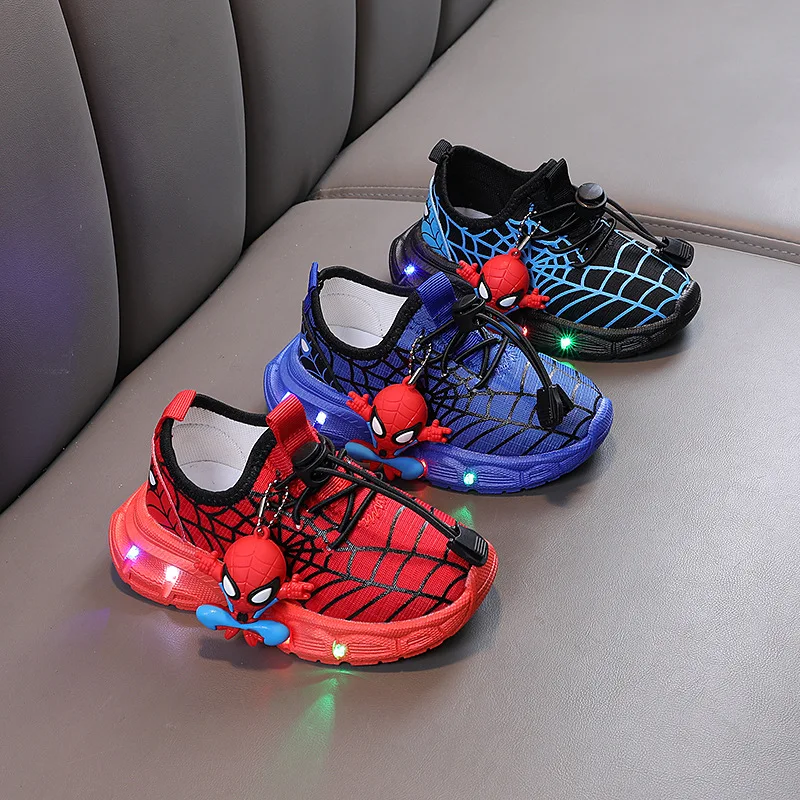 Dziecięce buty z oświetleniem LED dziewczęce chłopięce kreskówki Spiderman codzienne trampki wiosna jesień dziecięce oddychające maluch sportowe