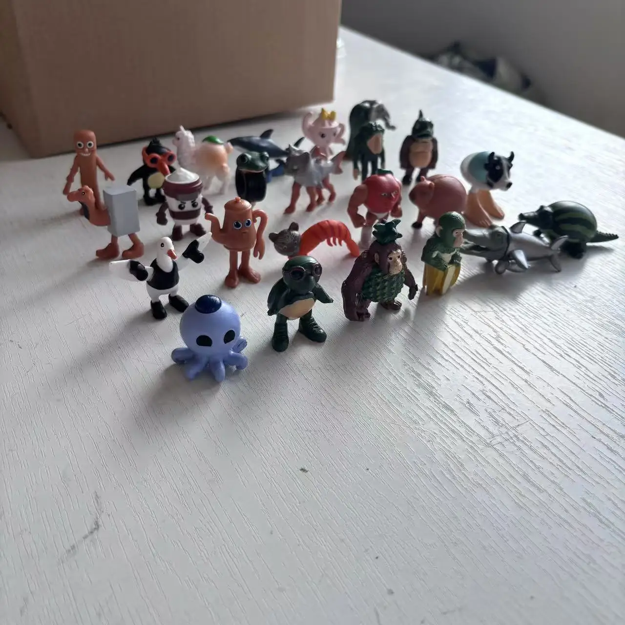 24 ピース/セット AI 生成 Shanhaijing スティックサメ Brainrot TungTungTung Sahur 動物アクションフィギュアおもちゃ 3-5 センチメートル