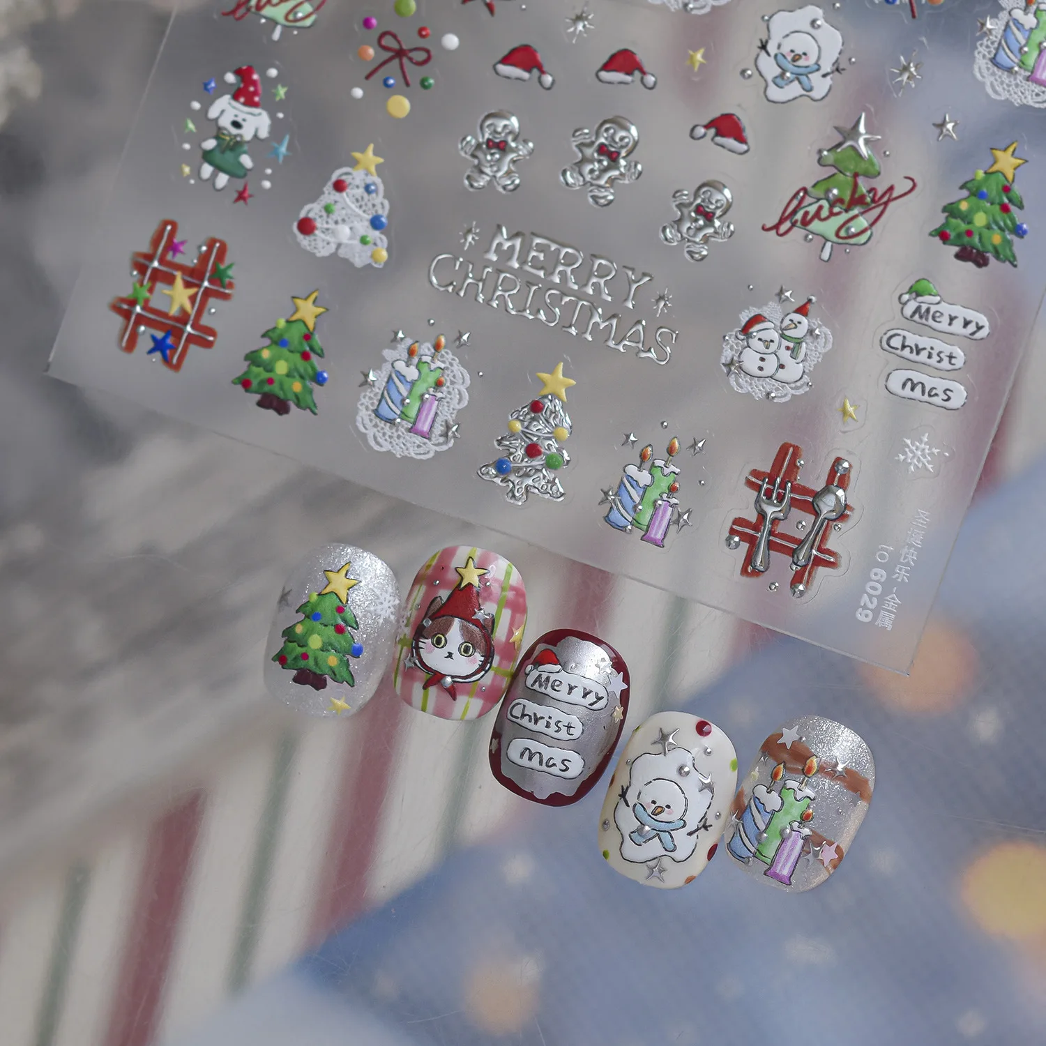 Niedliche Cartoon-Weihnachts-Nagelkunst-Aufkleber 5D Geprägte Santa-Katzen-Welpen-Schneemann-Weihnachtsbaum-Schleifen-Dekorationen Winter-Feiertags-Maniküre-Deko